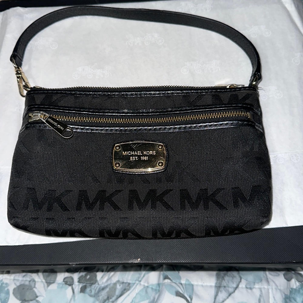 Michal Kors black bag